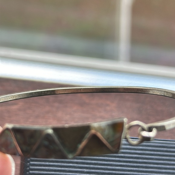 Vintage Handmade Silver(?) Mother Of Pearl Inlay Bangle - Picture 6 of 8
